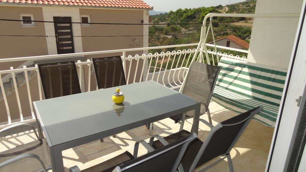 Apartments Braco Сегет Враница Екстериор снимка